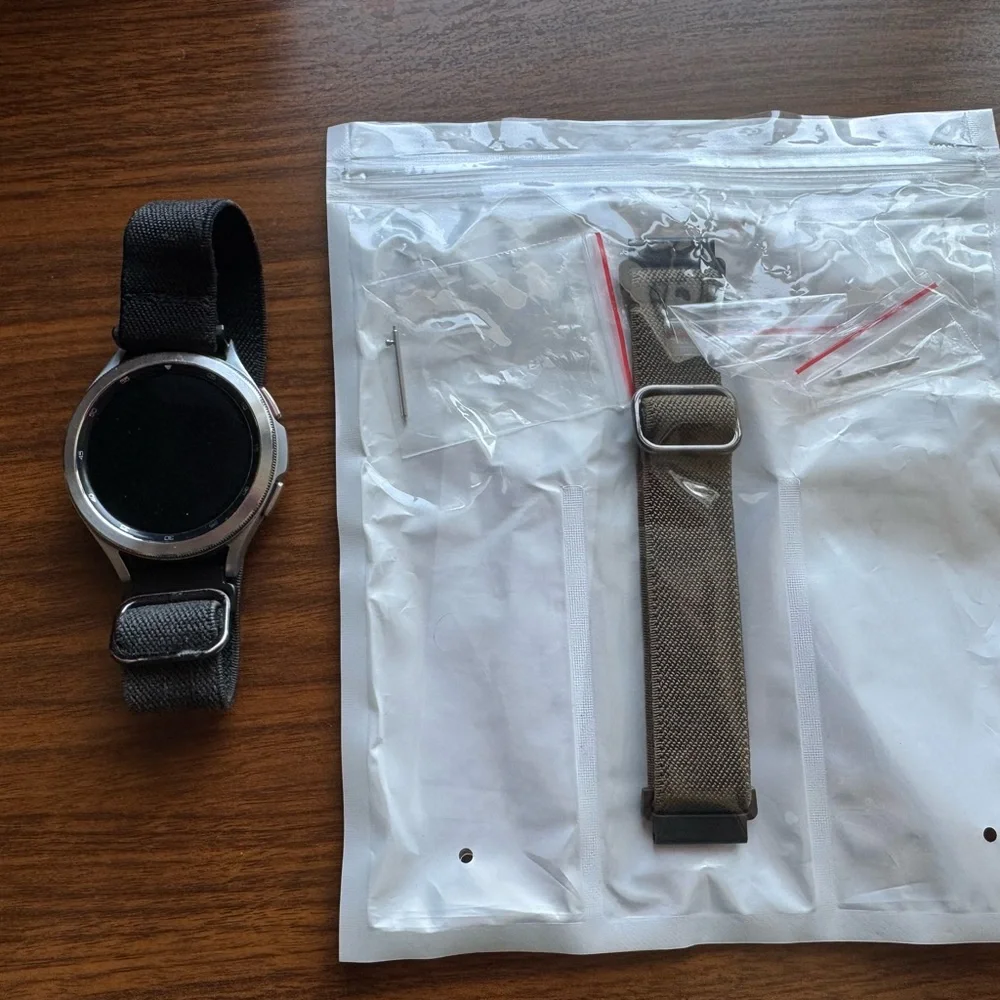 Samsung Galaxy 4 Smartwatch with Black Strap